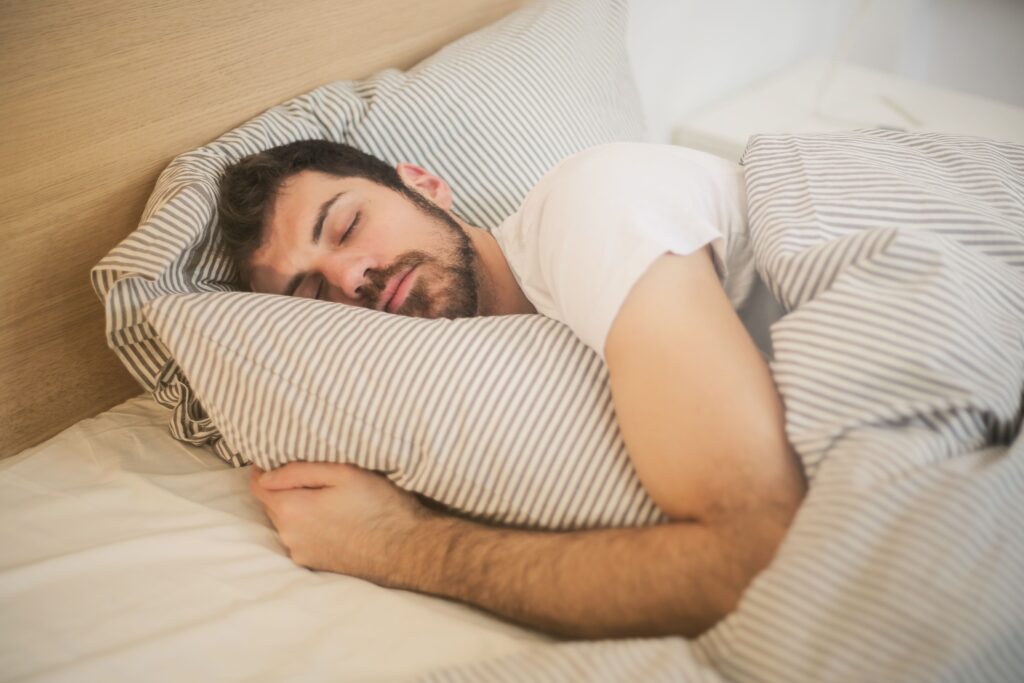 Is sleeping from 10pm to 5am good? Proven Benefits (2026) Is sleeping from 10pm to 5am good? Proven Benefits (2026)